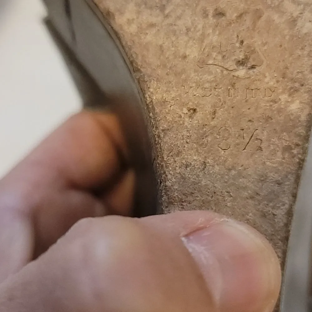 Co op barney's New York wedges 8.5‎